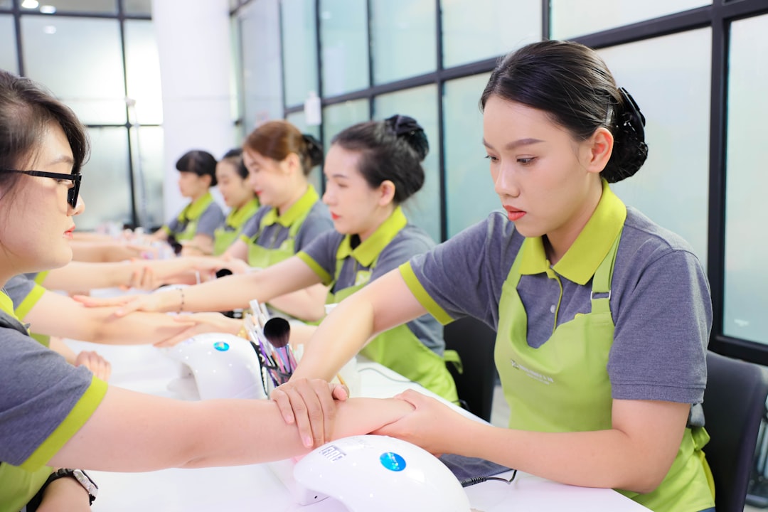 Tuyển dụng ngành xây dựng: Vị trí cần thiết và mức lương cạnh tranh
